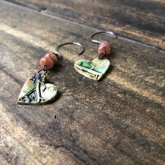 Ceramic Heart Gemstone Earrings - Picture 5 of 8
